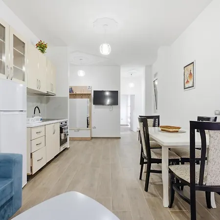 Appartamento Enles Garden - *