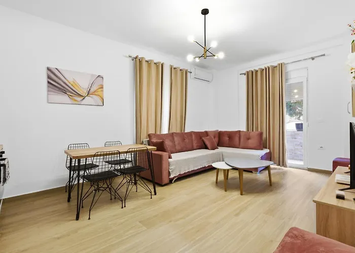 Enles Garden - * Golem (Tirana)